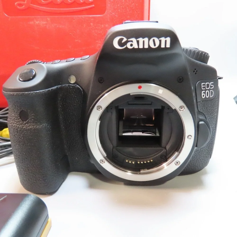 Canon EOS 60D 18.0MP Digital SLR‎ Camera Body 【MINT w/Leica Hard Case 】