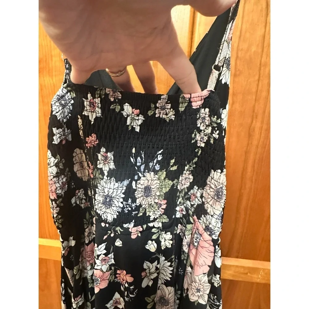 Aster Black Floral Print Sleeveless V-Neck Midi Dress, Large, flowy