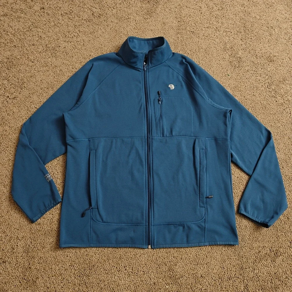 Mountain Hardwear flat measurements