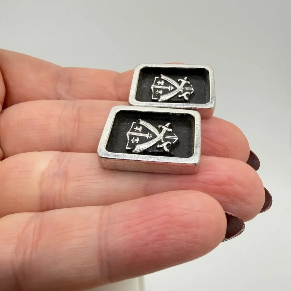 Men's Silver tone metal Swords and Shield cuff links!