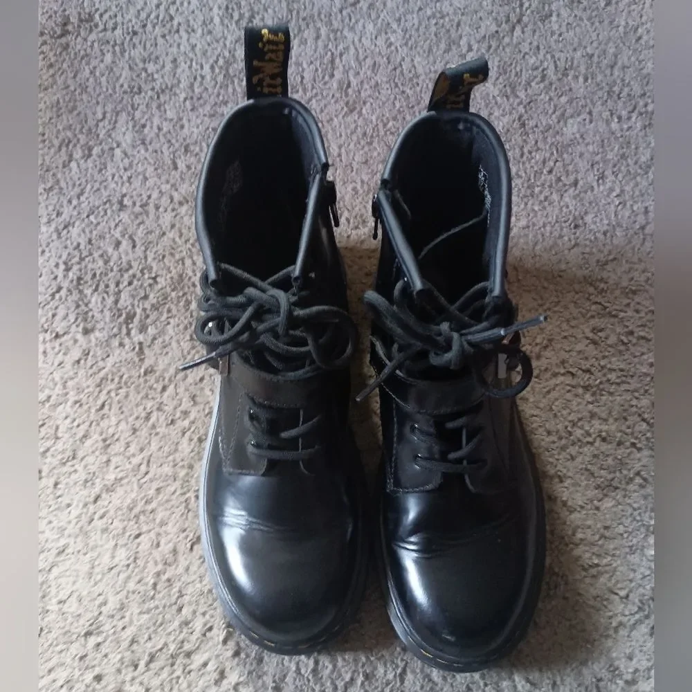 Dr. Martens fast black used