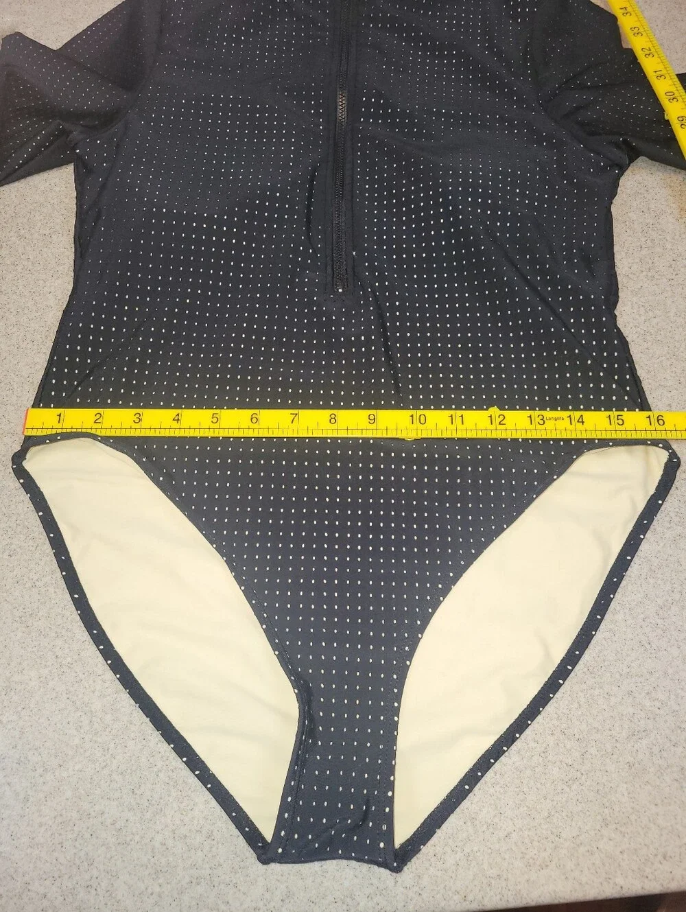 Fabletics rashguard one