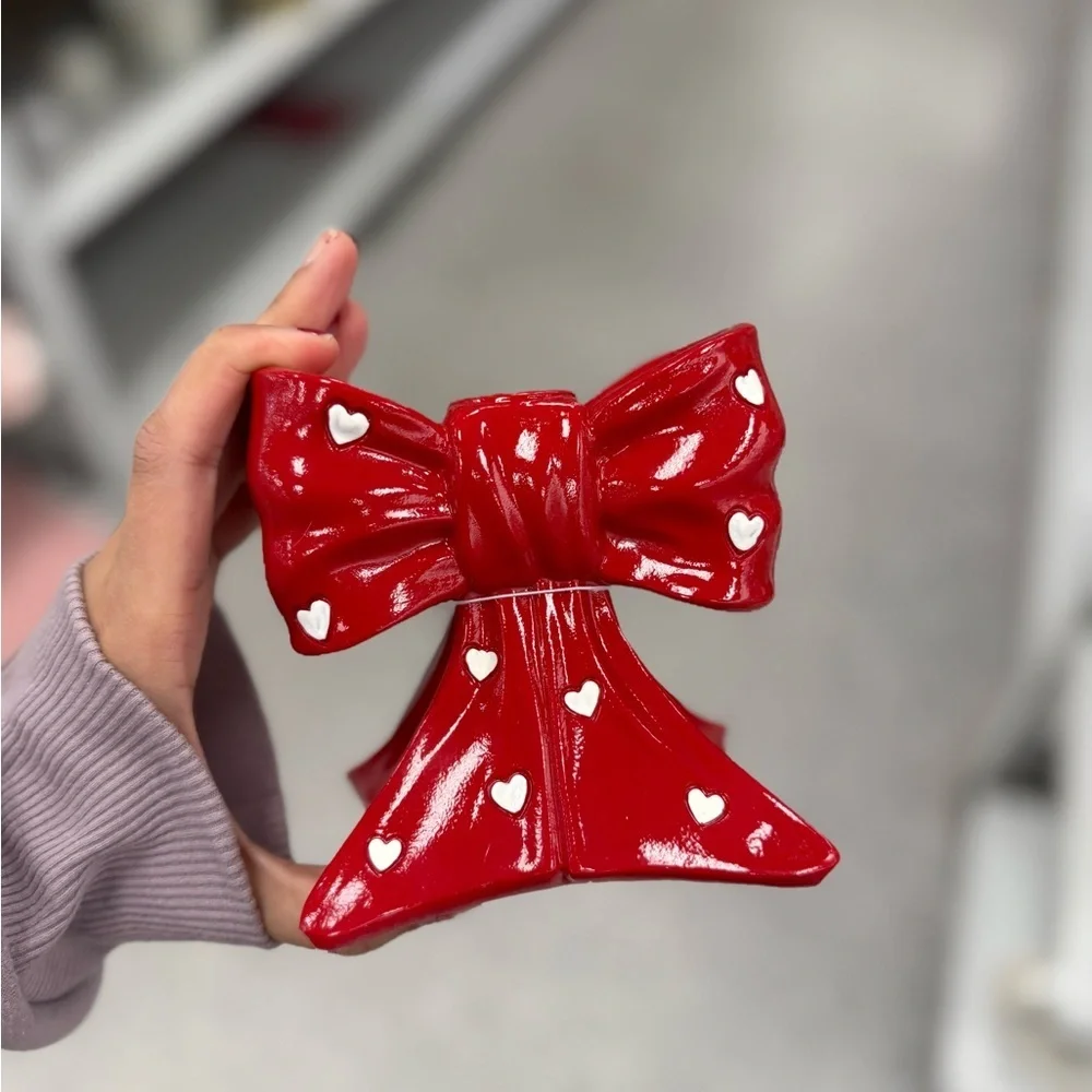 N/A charming red