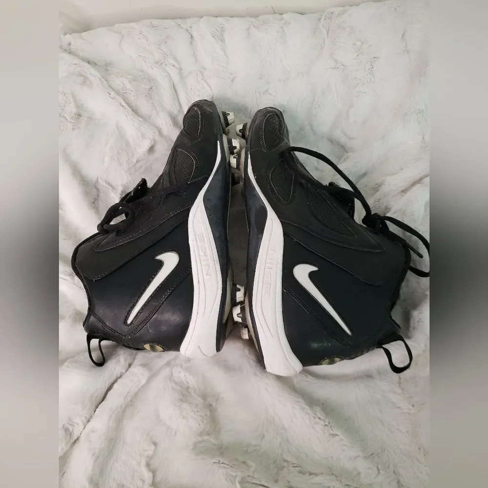 Nike cleats color