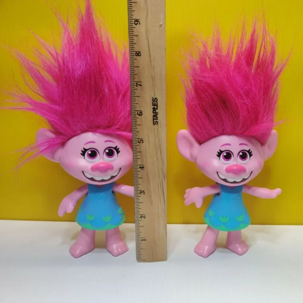 2019 DREAMWORKS SINGING TROLL DOLLS ~ Girls Just Want To Have Fun ~ Lot of 2