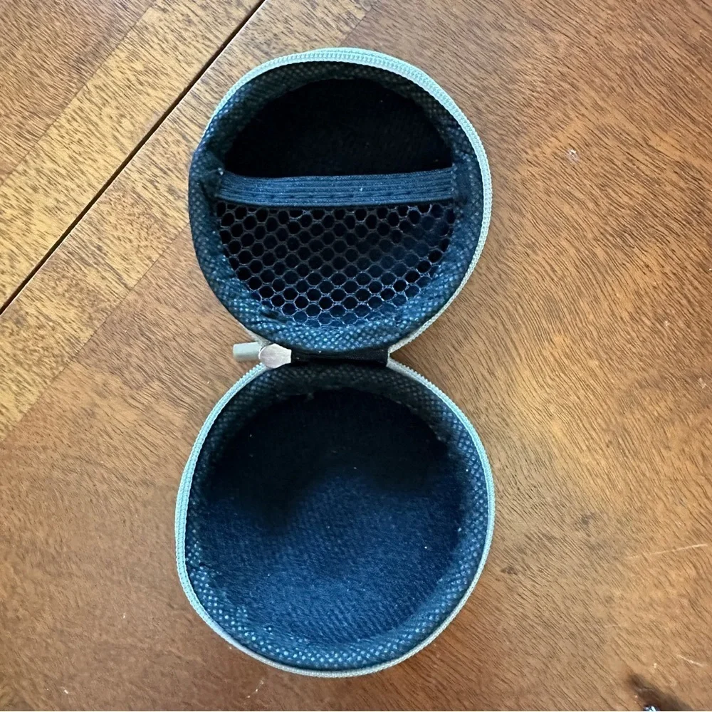 Target zipper closure