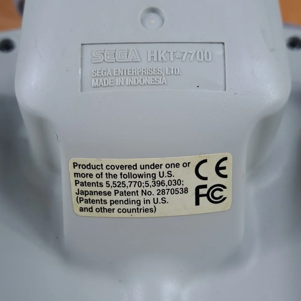 2 Vintage Sega Dreamcast OEM controllers White & Blue Ocean Clear # HKT-700 test