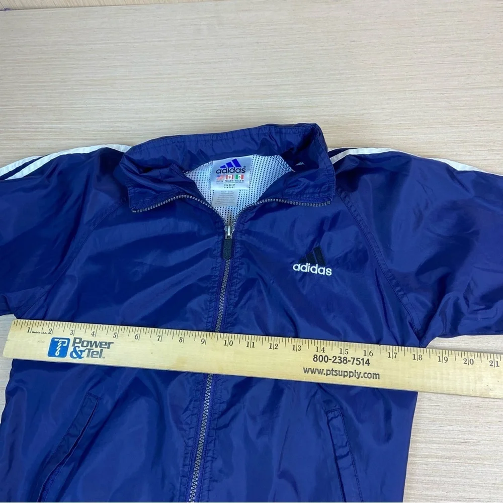 adidas classic lightweight