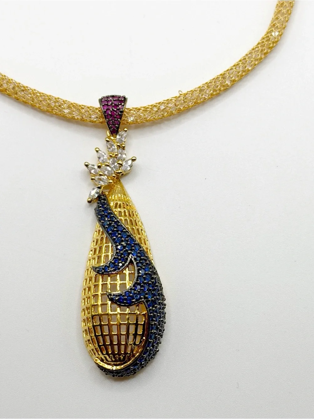 N/A goldtone mesh