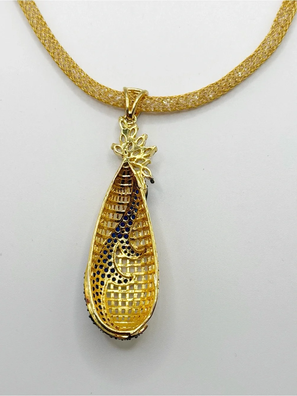 N/A goldtone mesh