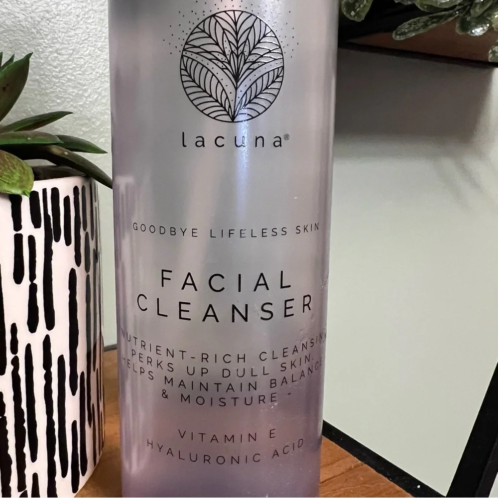 Lacuna facial cleanser