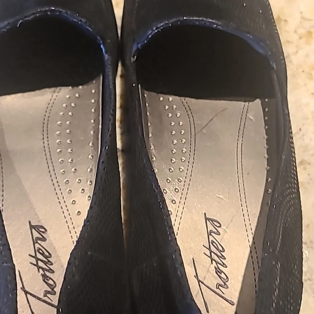 trotters slip