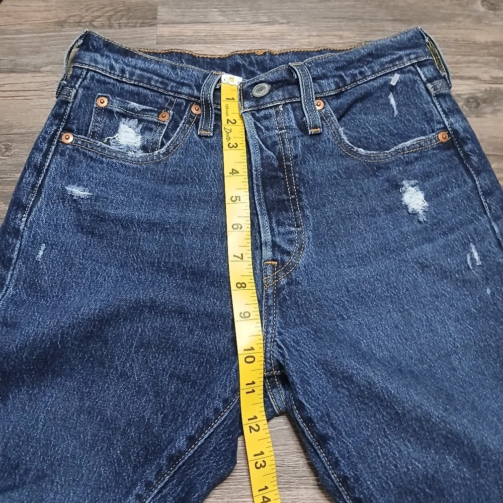 Levis chic levi