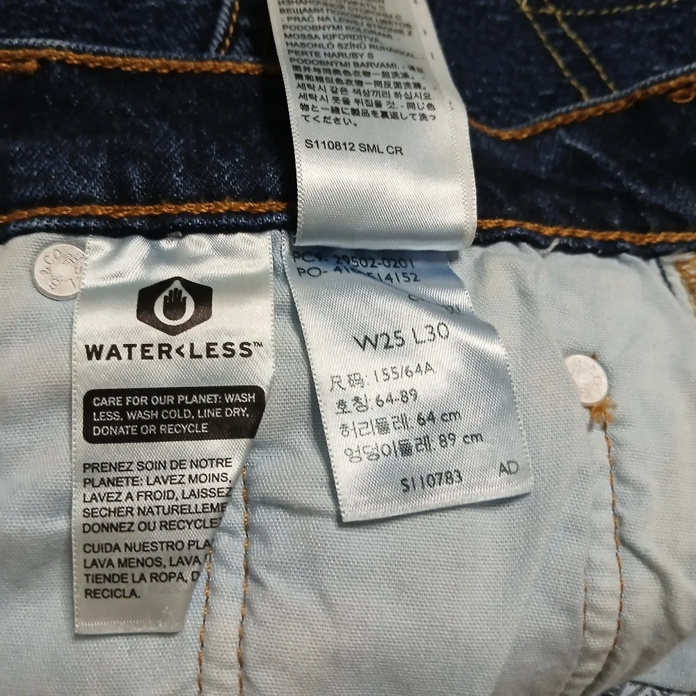 Levis chic levi