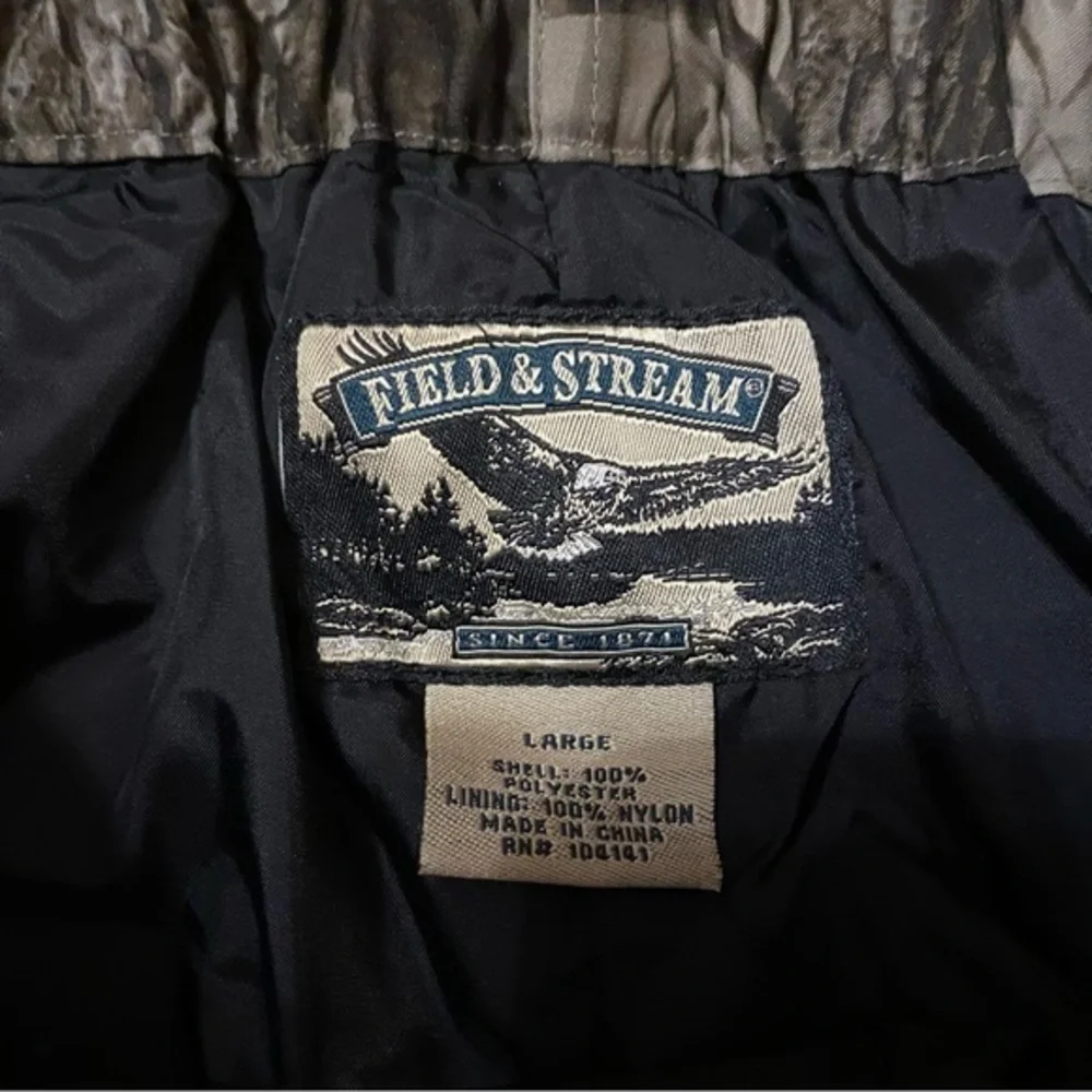Field & Stream size large