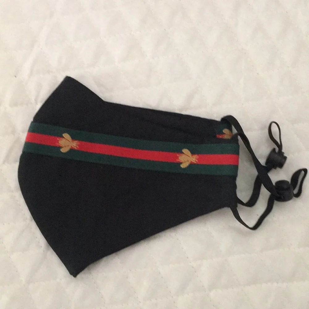 N/A comfortable black