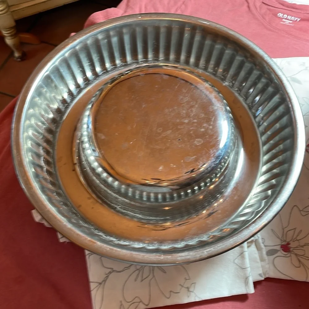Pet water bowls