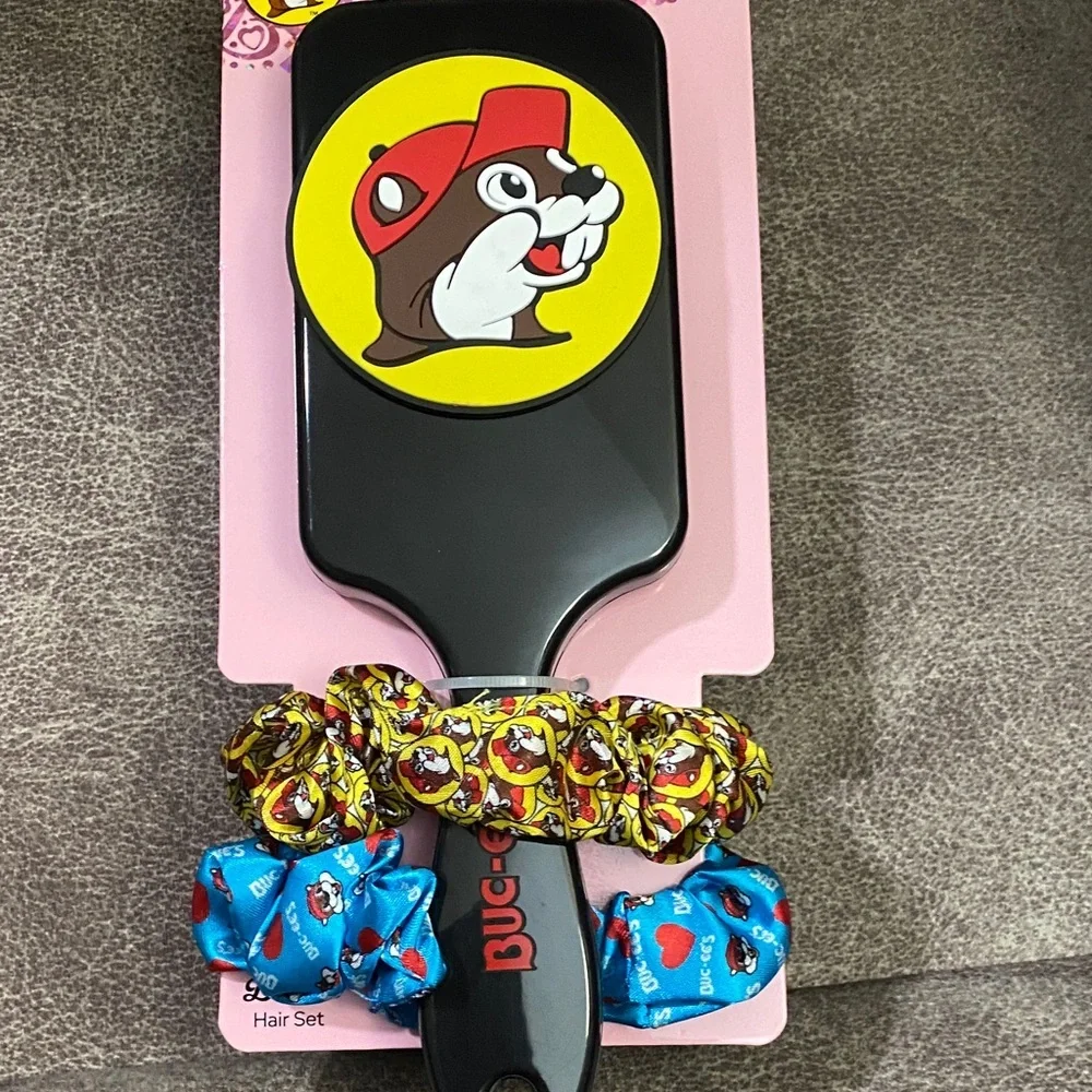 Buc-ee's Women’s Hair Brush & Scrunchie Set - Black with Yellow/Blue Accents