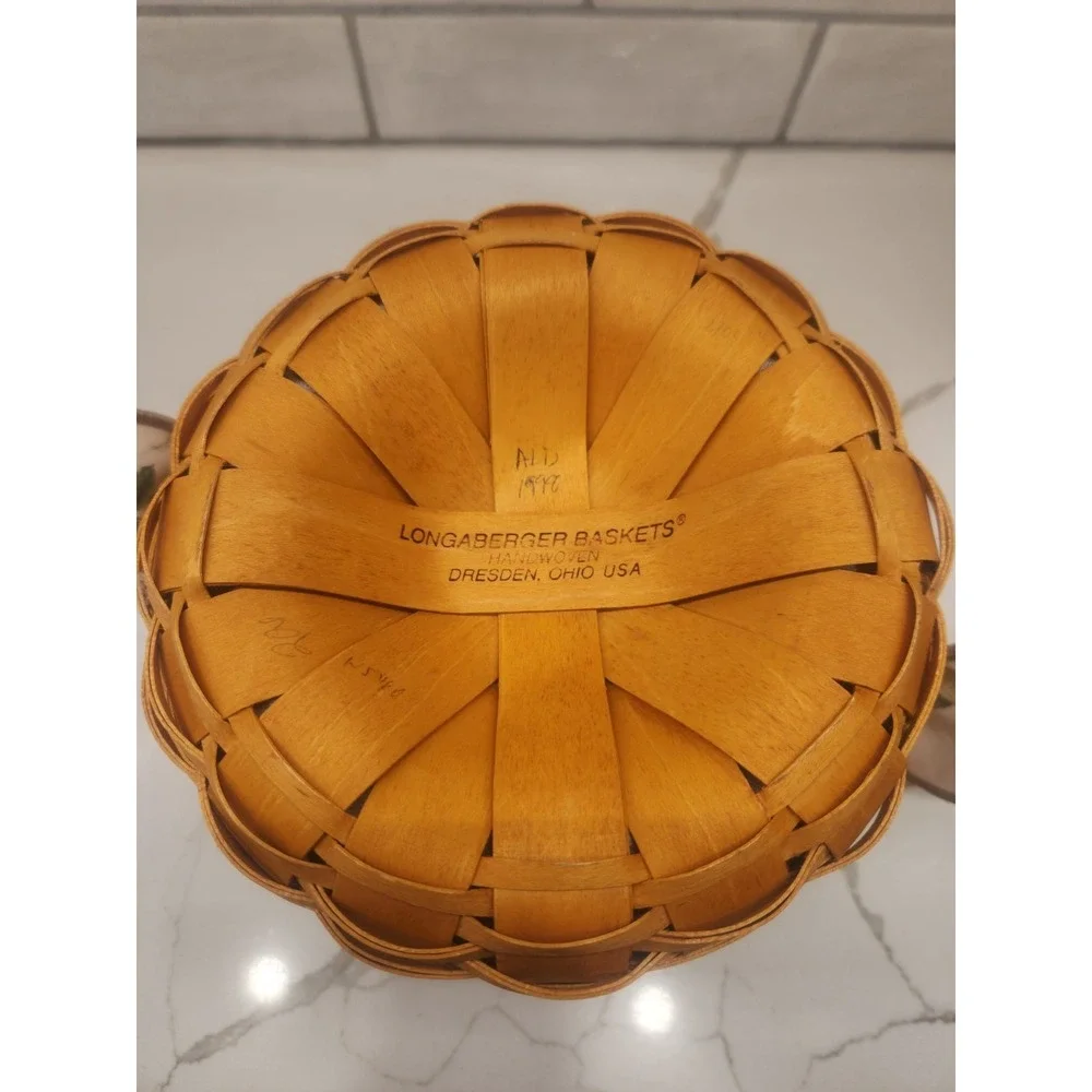 Longaberger Round Basket Garden Splendor Liner & Plastic Liner And Wood Lid 1998