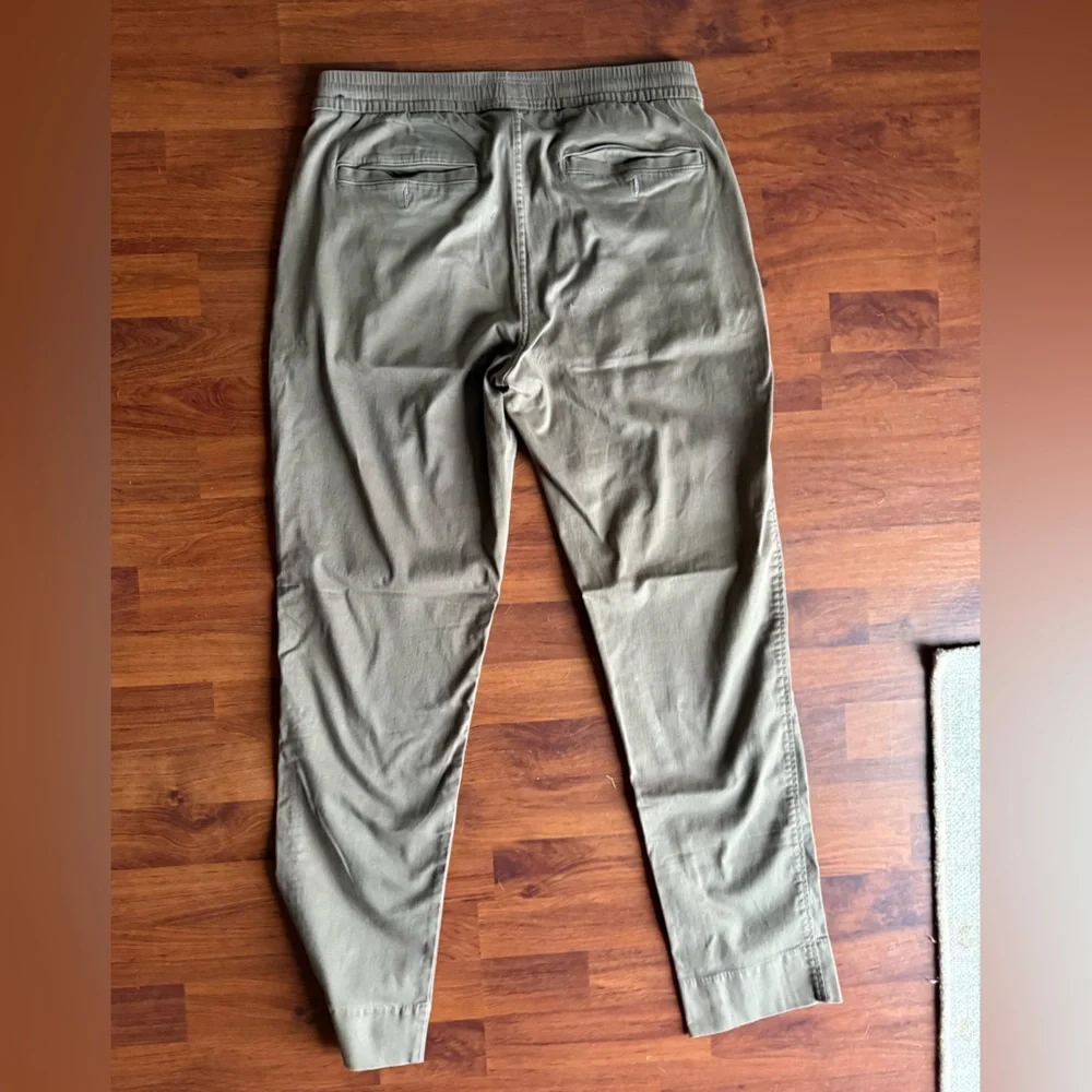 Abercrombie & Fitch classic khaki