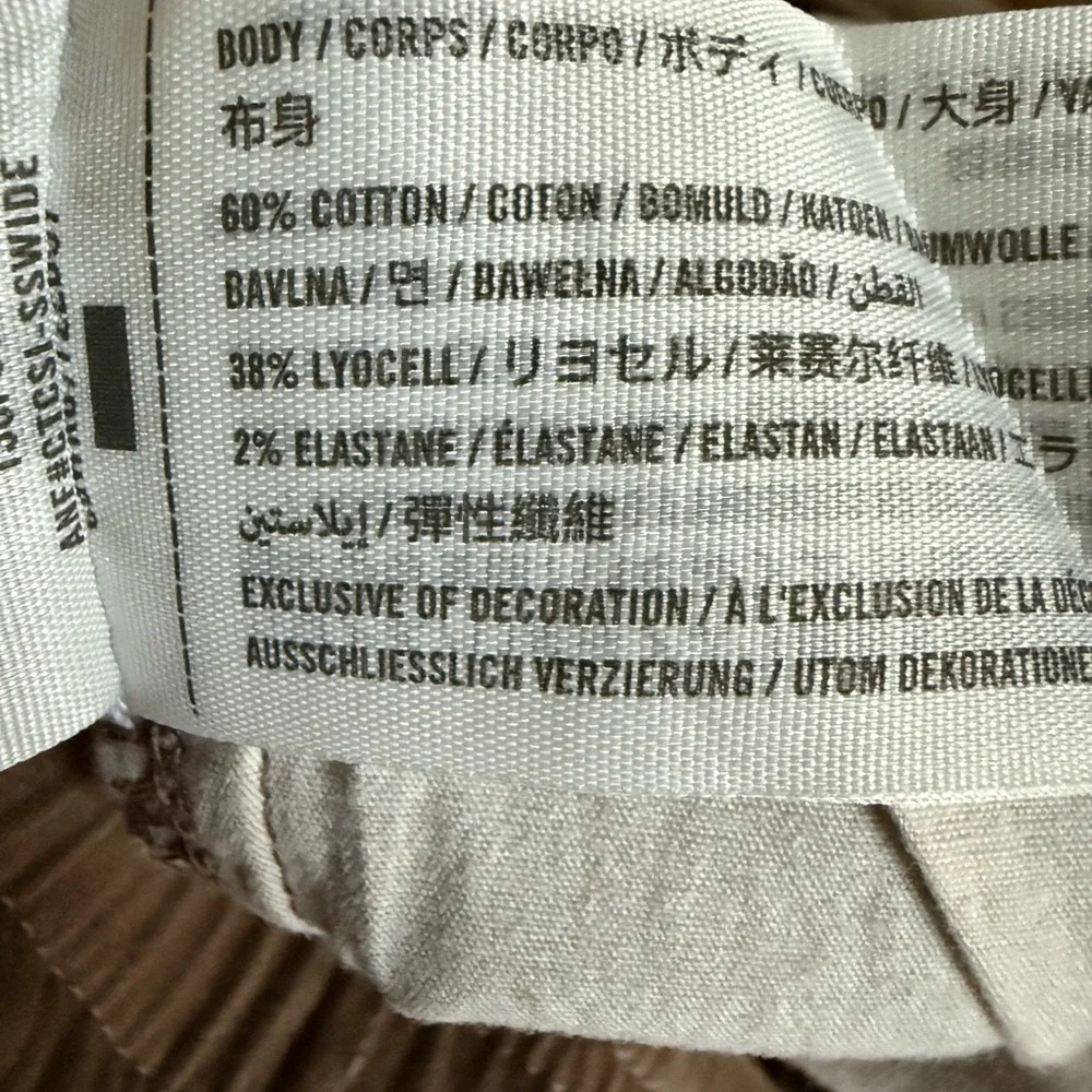 Abercrombie & Fitch classic khaki