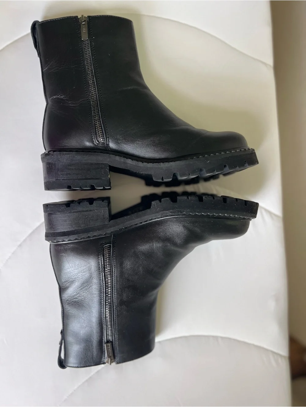 La Canadienne Crew Women's Black Leather Ankle Boots - size 7