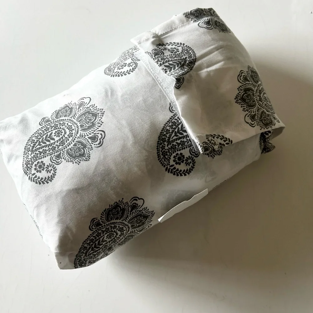 Target stylish paisley