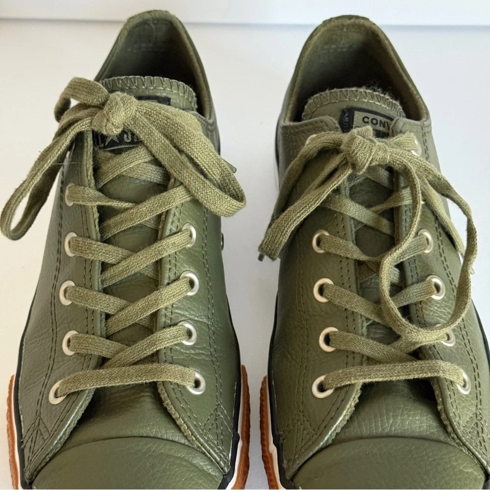 Converse step out