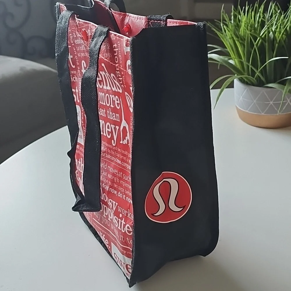 lululemon athletica perfect black