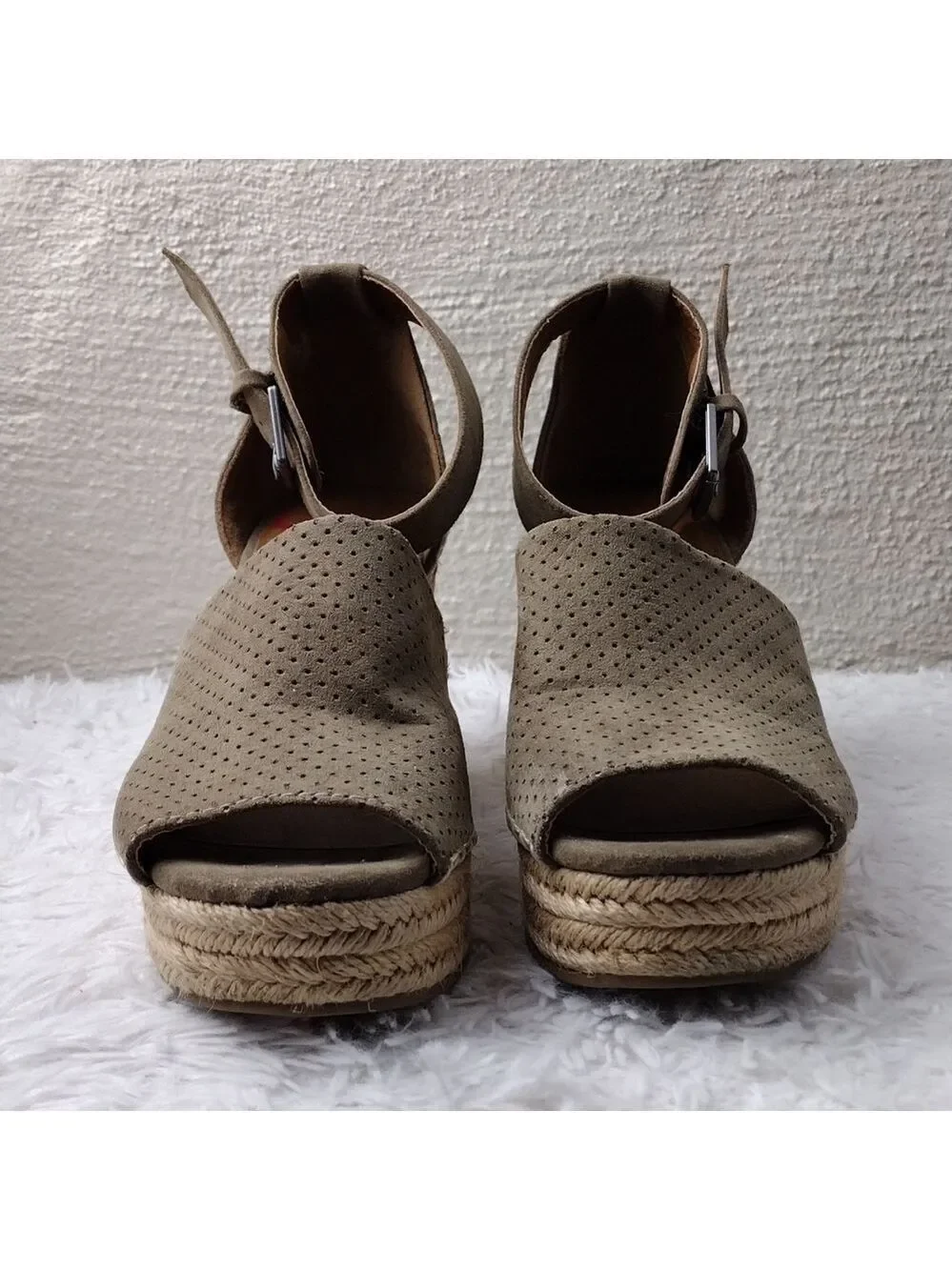 espadrille hole measurement