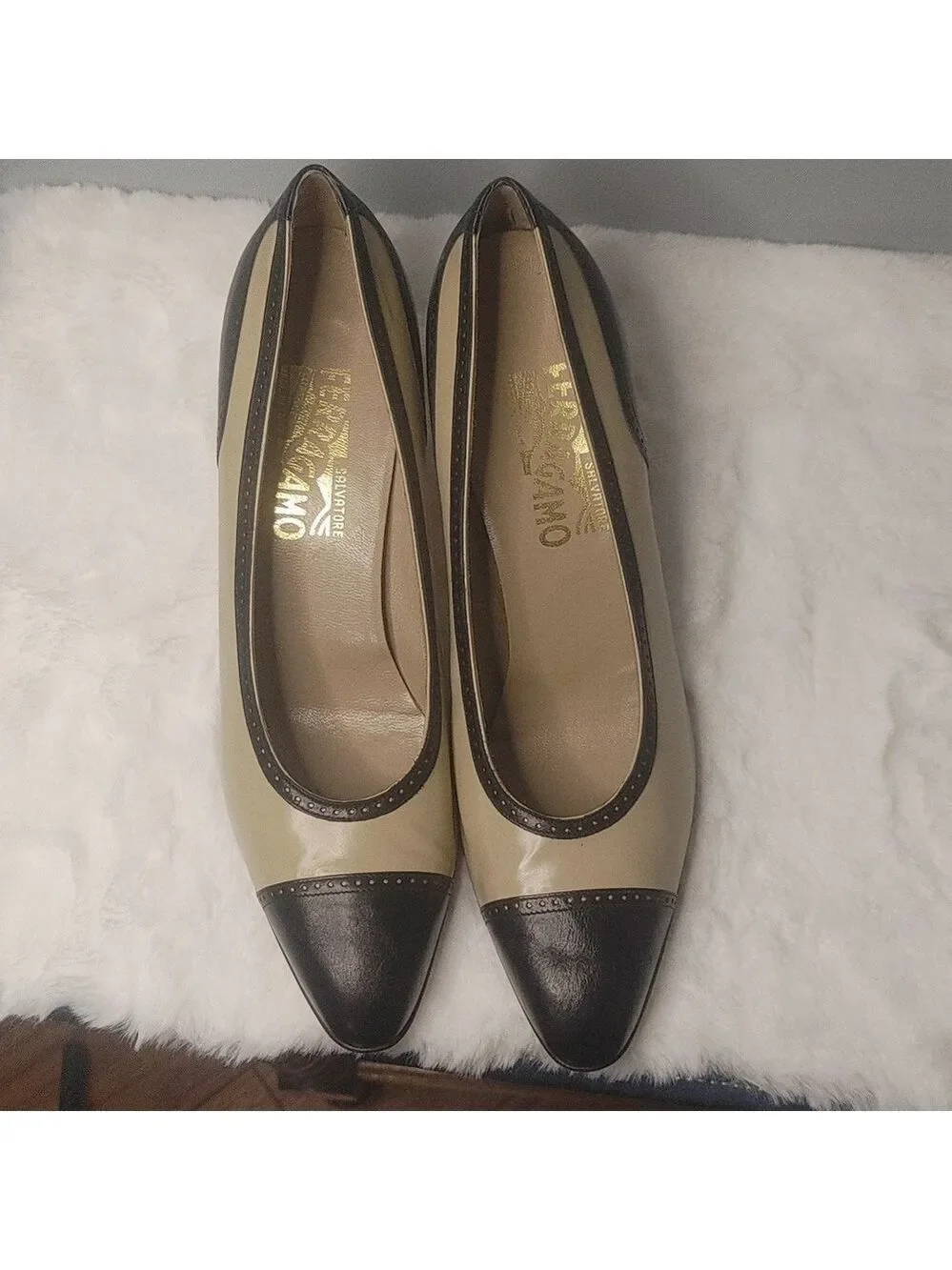 Vintage Salvatore Ferragamo Spectator Pumps 10AA Made In Italy Black/Taupe