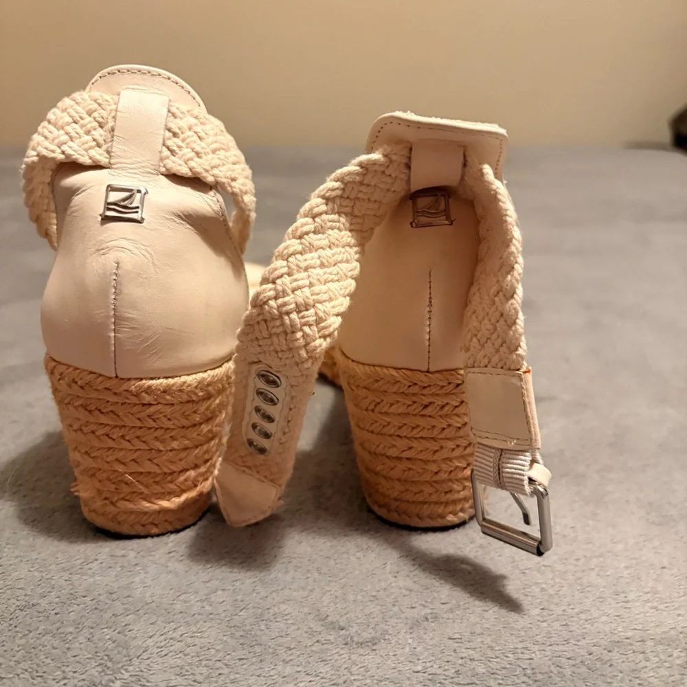 sperry topsider