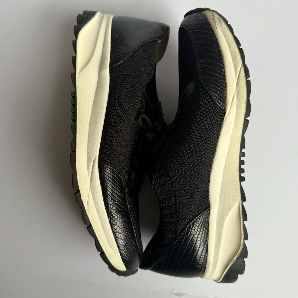 Naturalizer textured featuring comfort