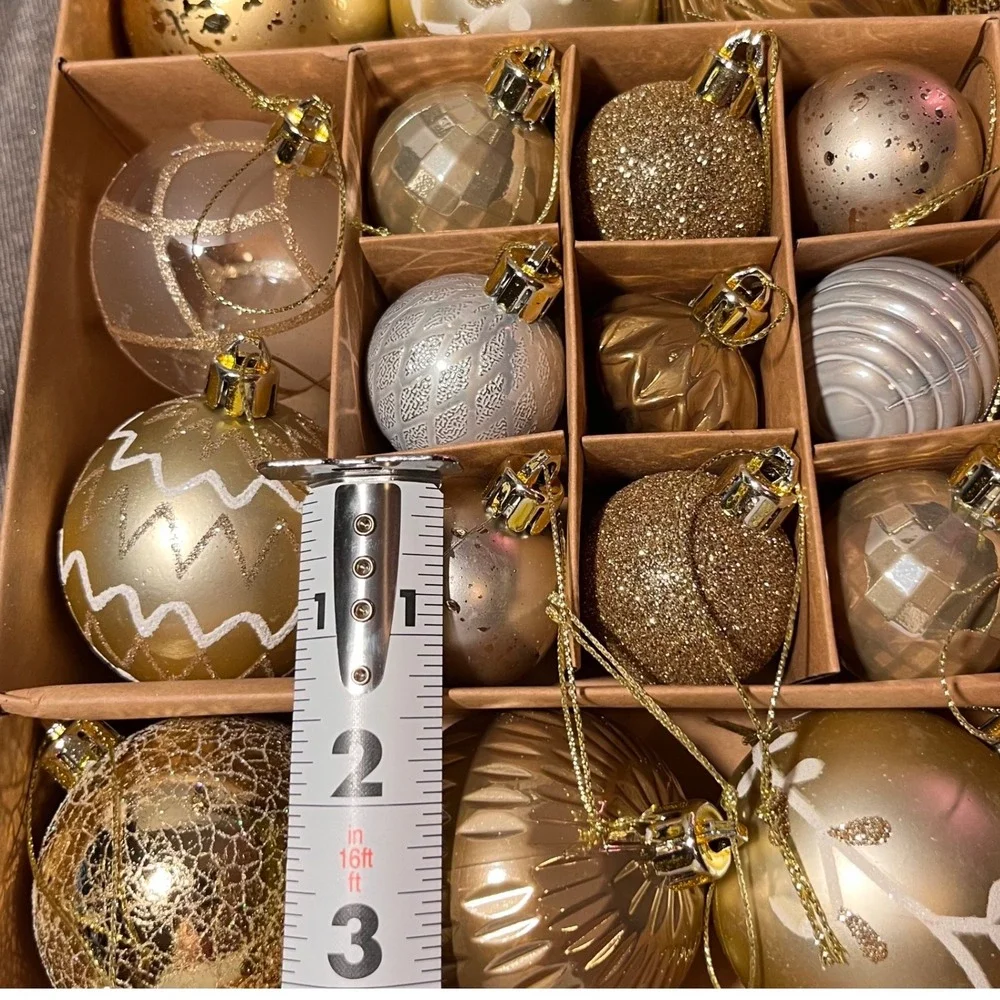 Decor by Hannah keywords holiday