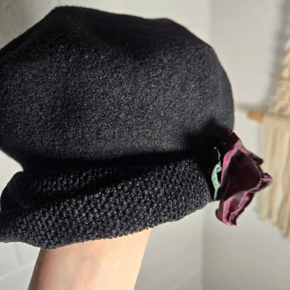 Vtg First Mountain Design Black Wool Beret Hat Twee Winter OS Rosette Flower USA