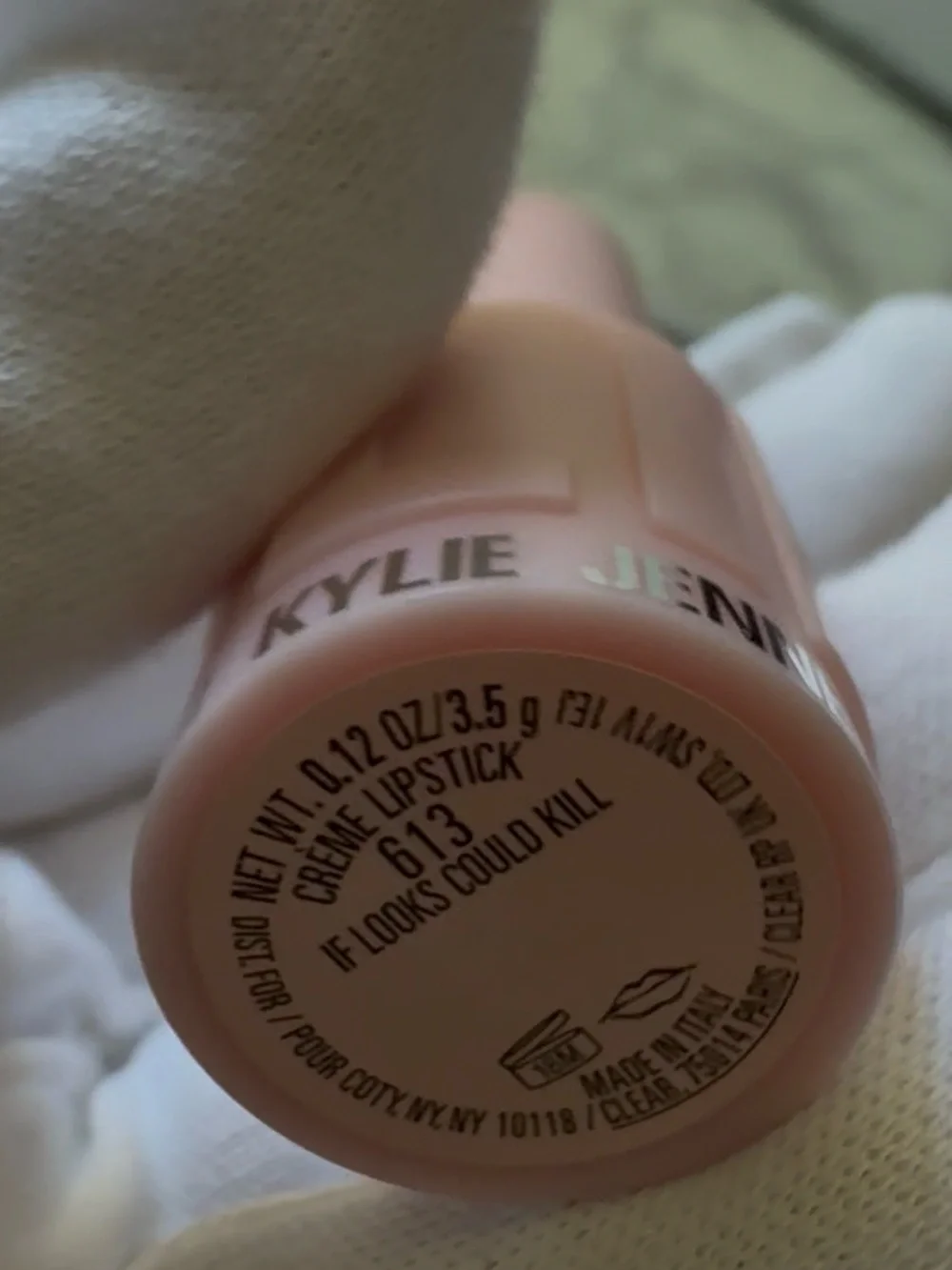 Kylie Cosmetics effortlessly unused