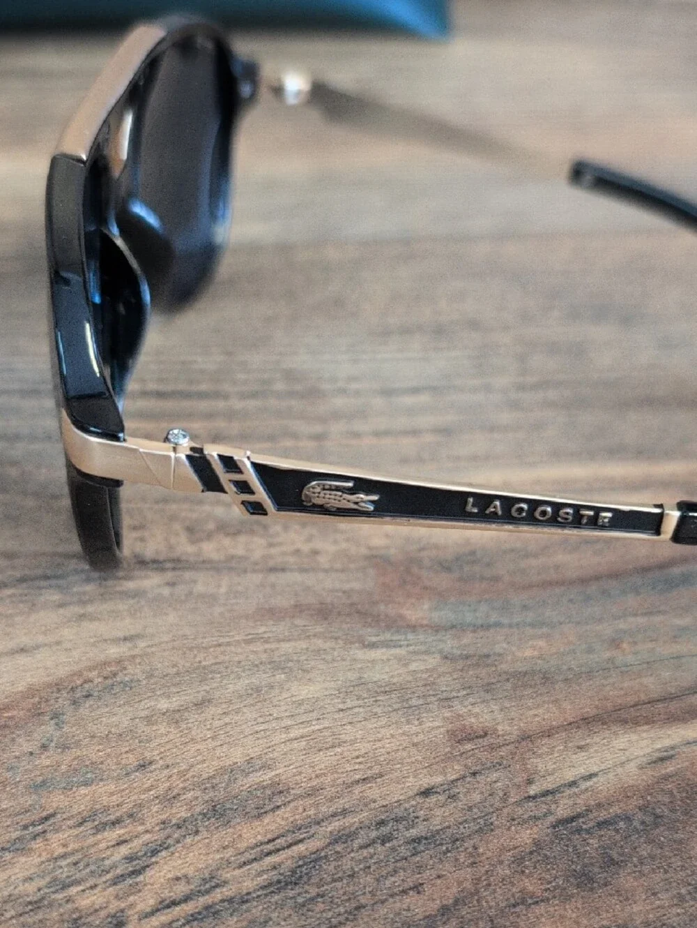 Lacoste stylish aviator