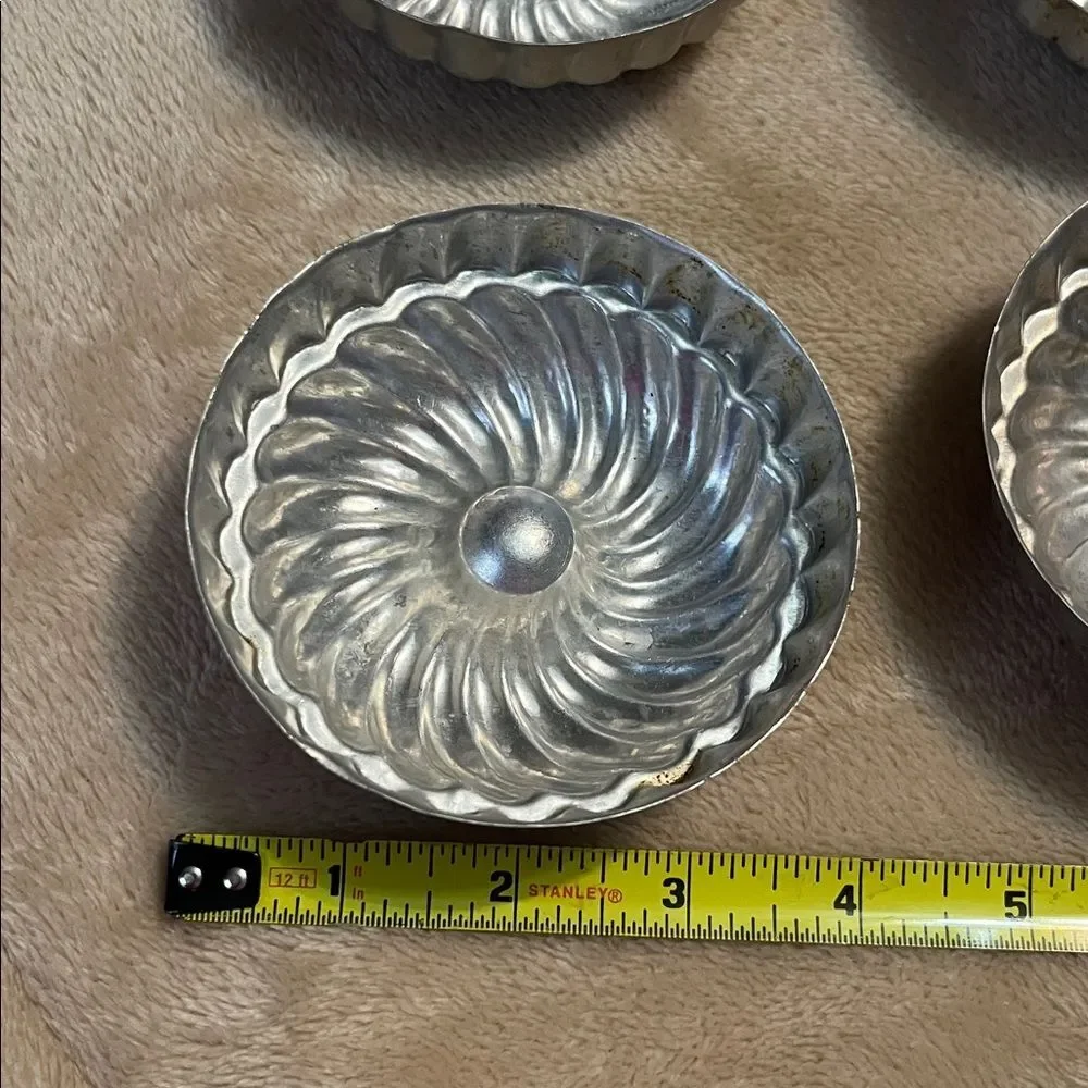Vintage aluminum jello