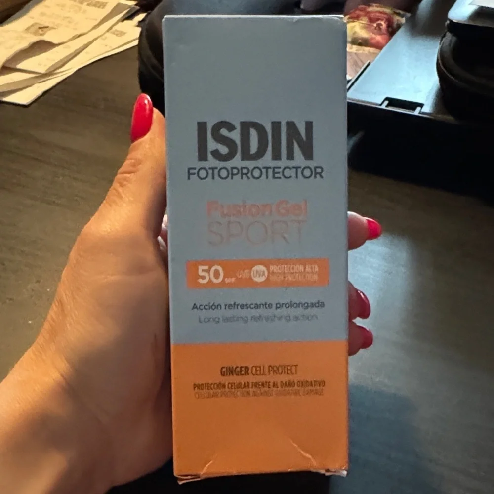 Fotoprotector Fusion Gel Sport SPF 50 - Blue and Orange