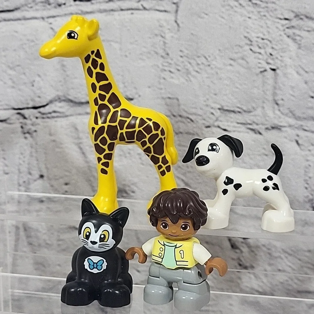 Lego‎ Duplo Figures Lot Of 4 Child Boy Animals Giraffe Pets Cat Dalmatian Dog