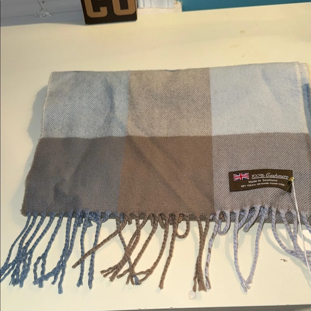 100% Cashmere Plaid Fringe Scarf in Blue and Beige