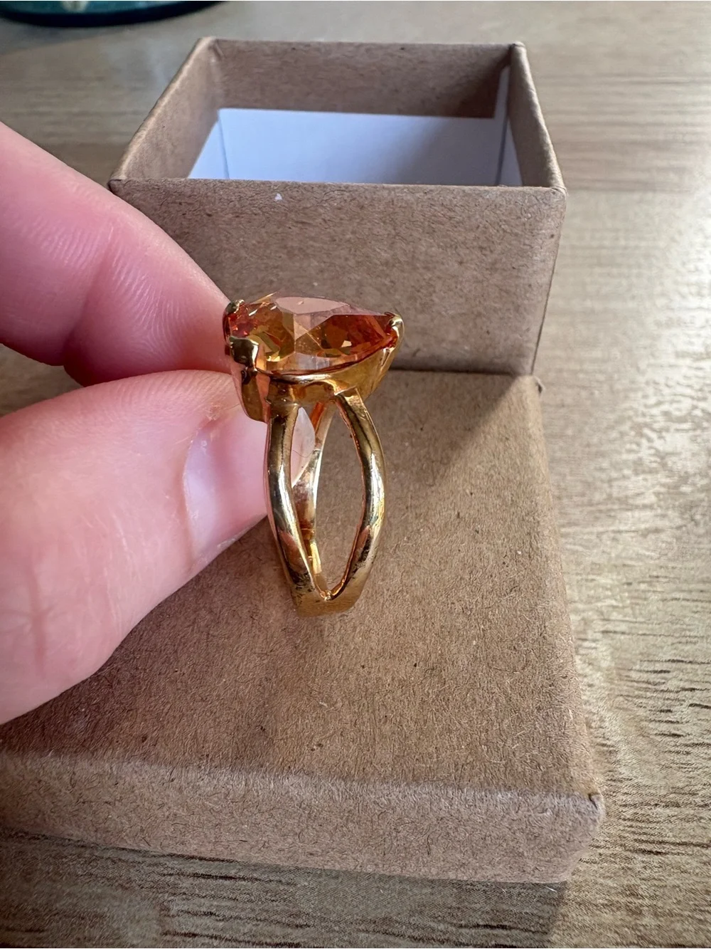 N/A elegant gold