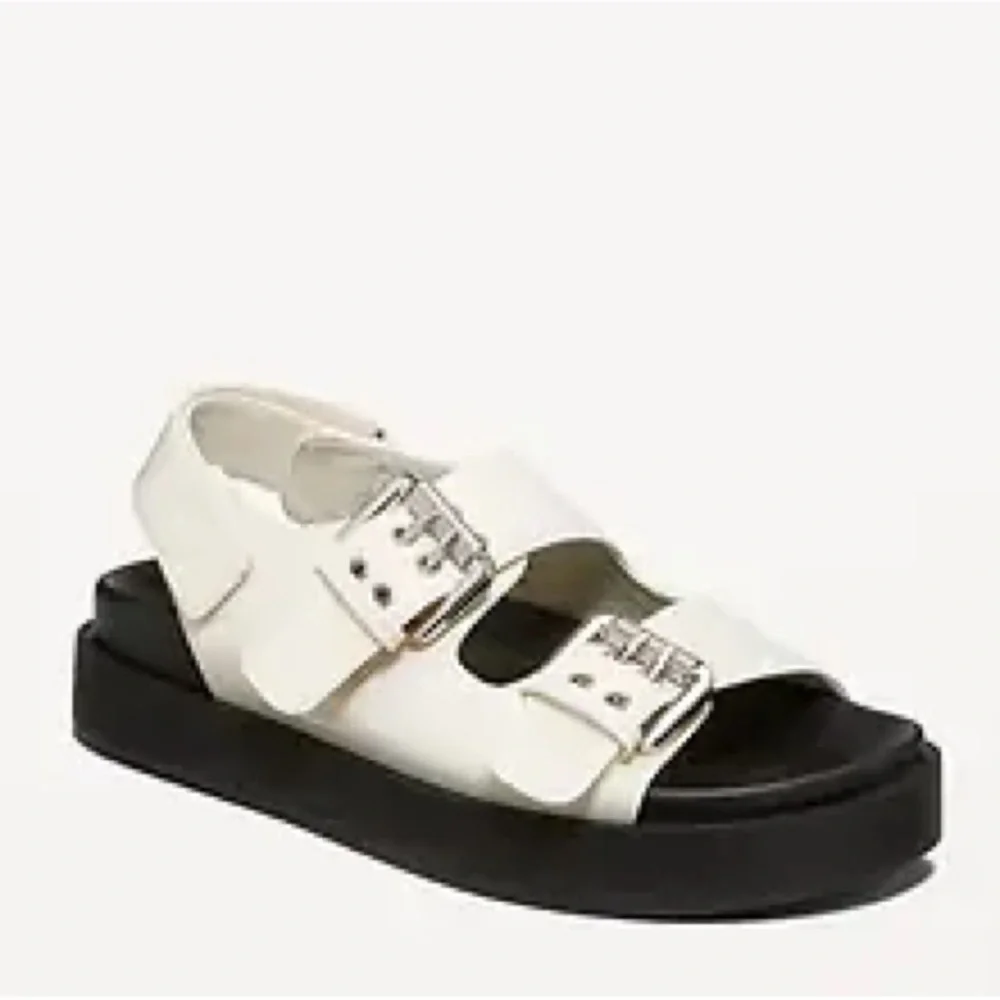 NWT Chunky Patent Leather Double Buckle Strap Sandals