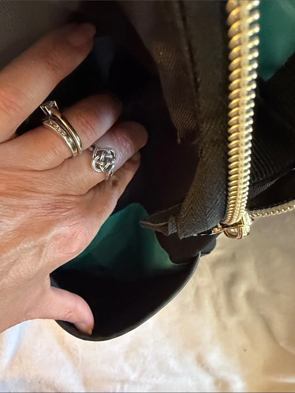 N/A black backpack