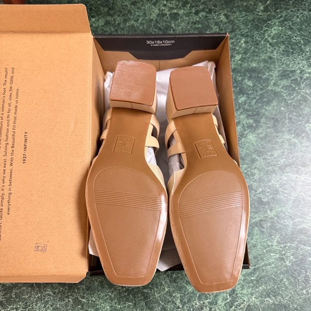 Naturalizer hattie strappy