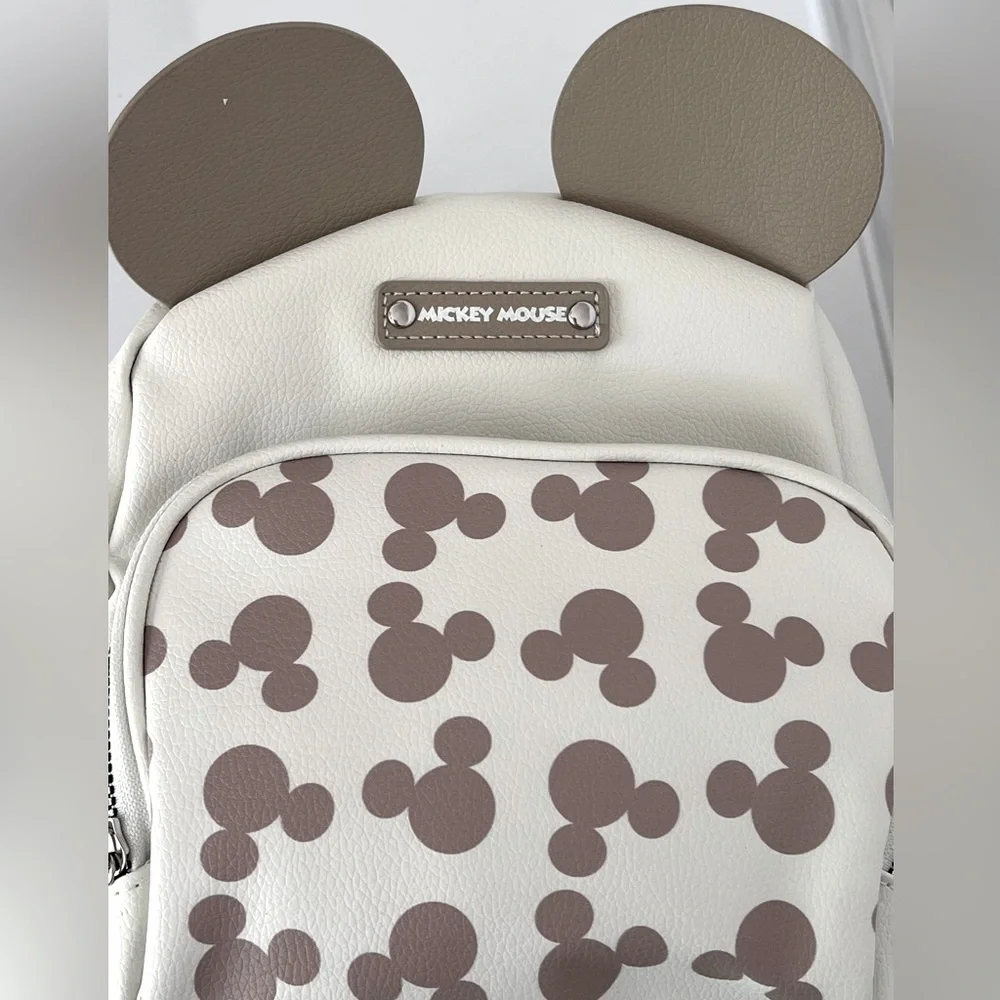 Disney adorable khaki