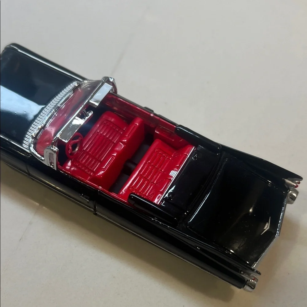 MATCHBOX stylish black
