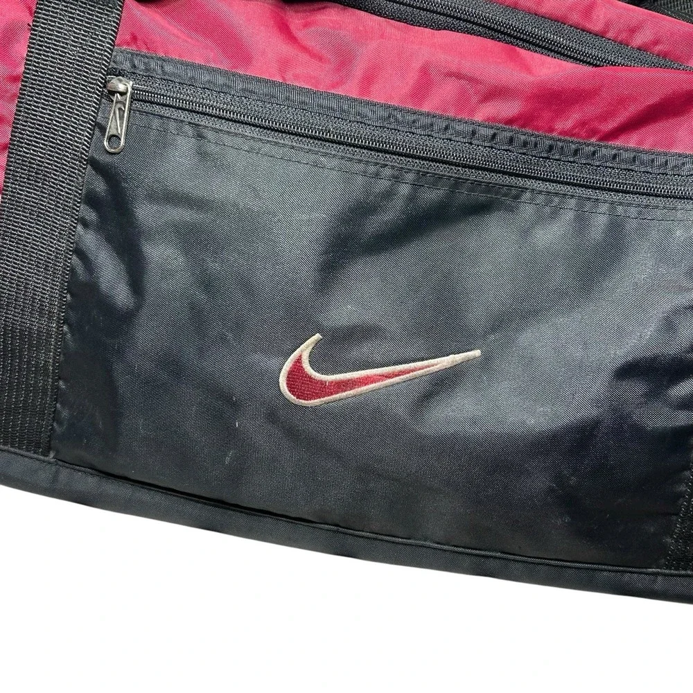 Nike Gym Duffel Bag Vintage 90s Y2K Red Black Travel Large 21