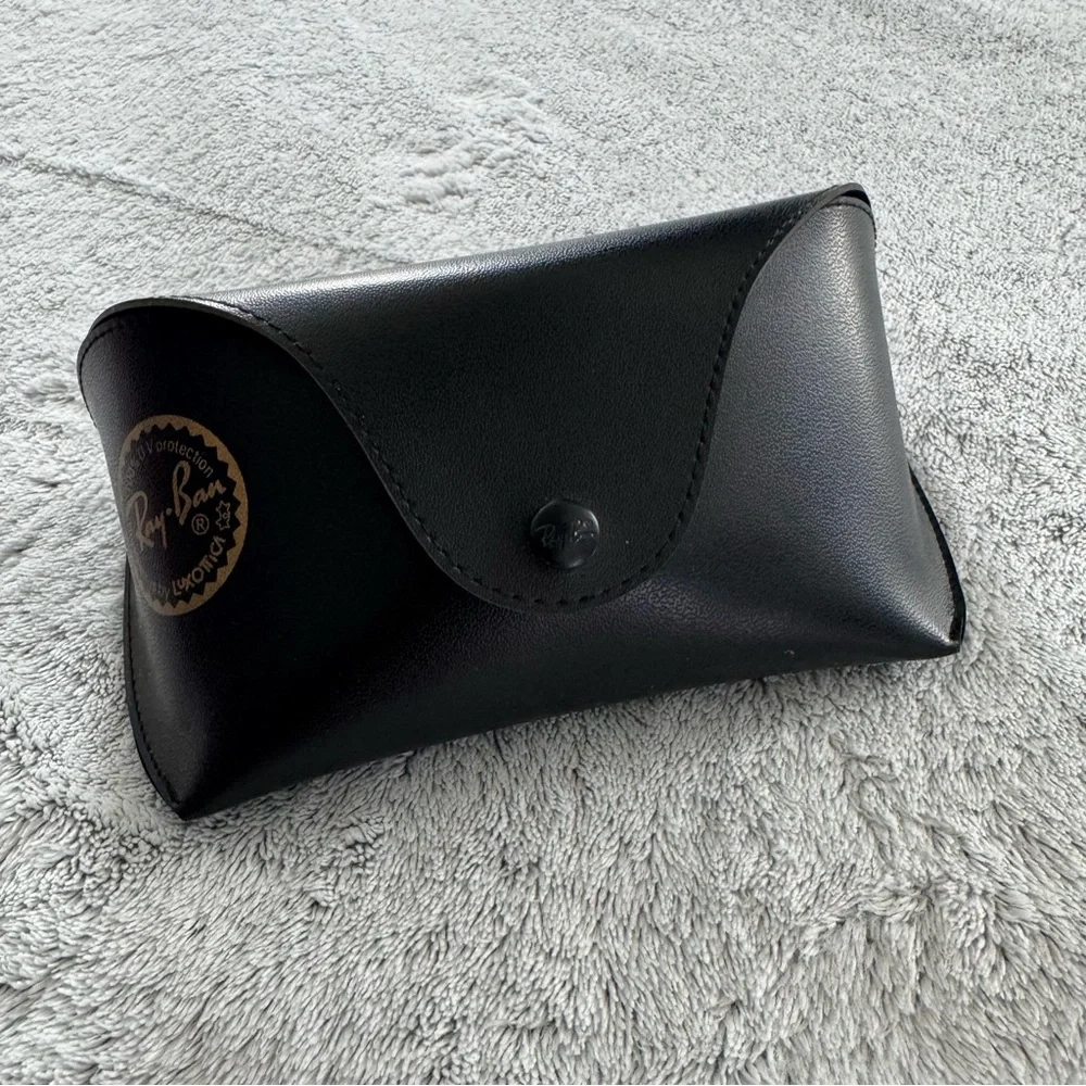 Ray-Ban‎ Black Leather Sunglasses Case with Cleaning Cloth Snap Closure NWOT
