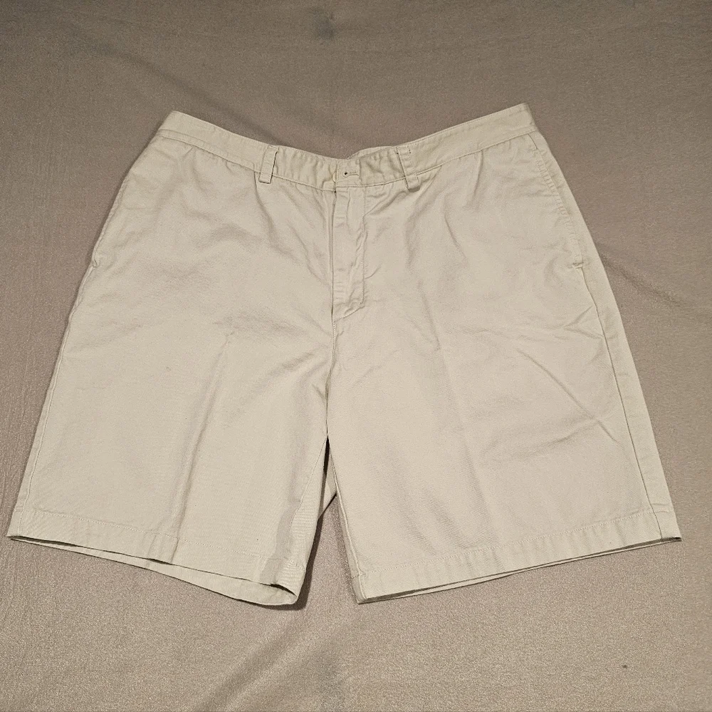 Vineyard Vines‎ Men's Stone Club Chino Shorts Size 38